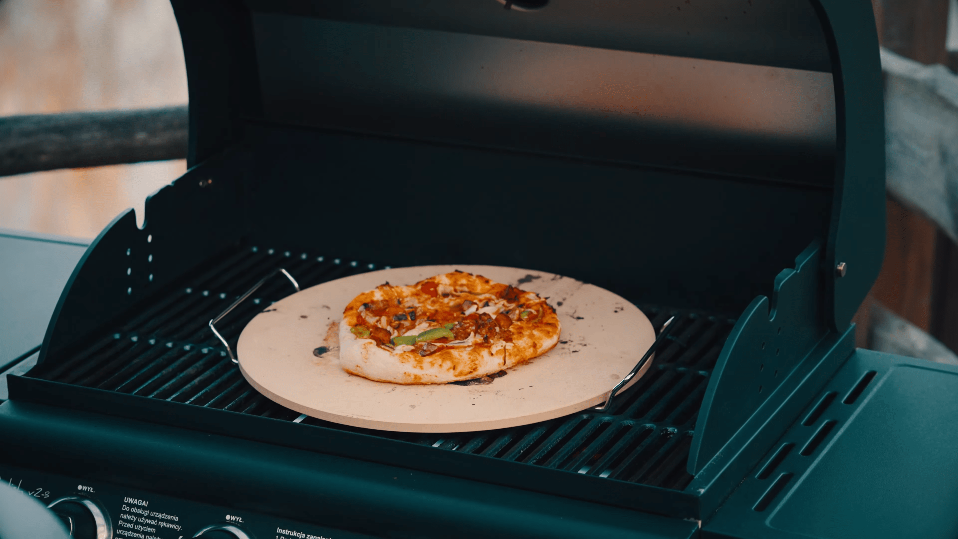 Pizza z grilla – jak ją przyrządzić?
